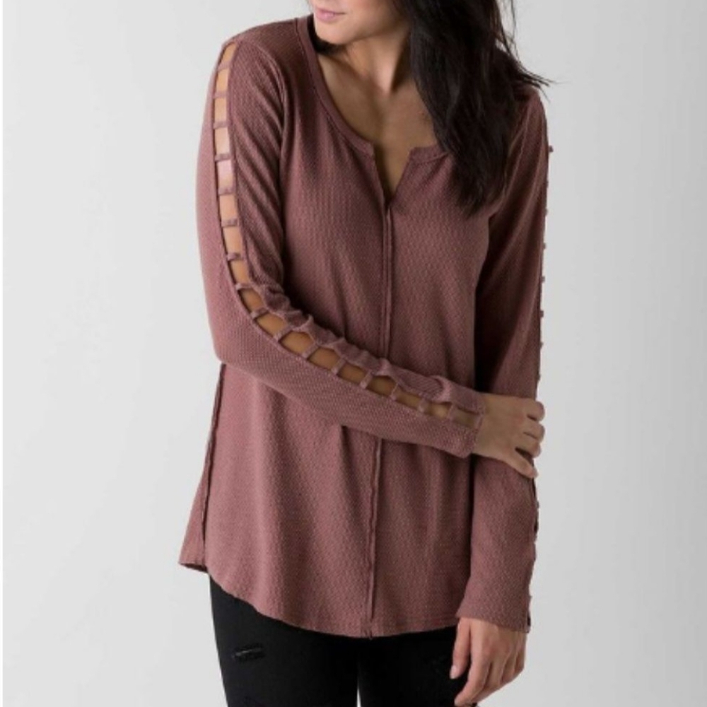 Gilded Intent Cold Shoulder Thermal Top - Size Large in "Burlwood" color